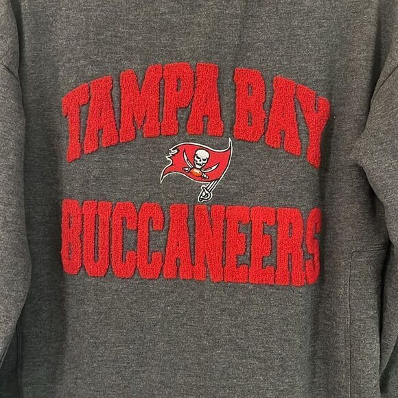 New Tampa Bay Buccaneers Gray Sweatshirt - Picture 2 of 6